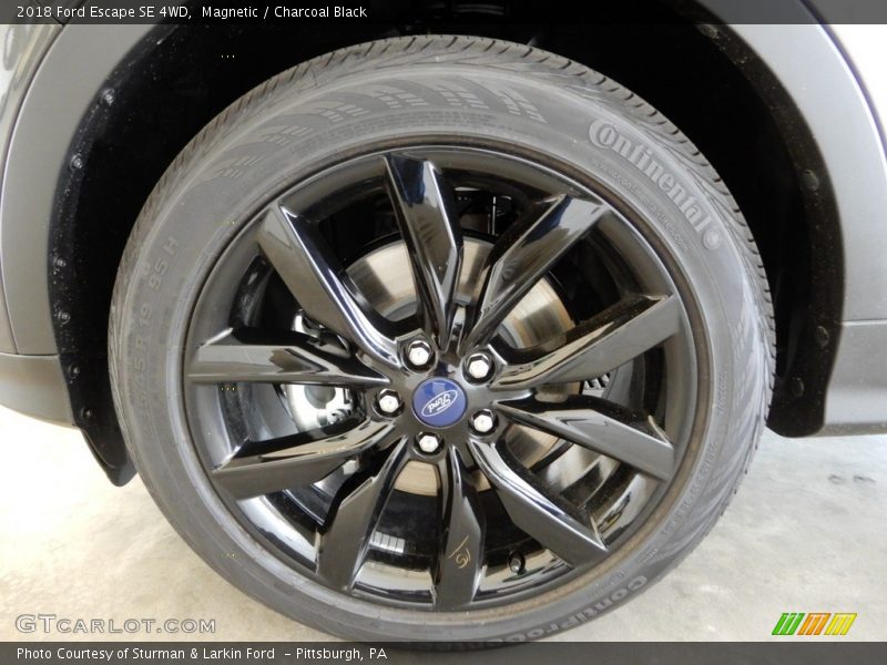 Magnetic / Charcoal Black 2018 Ford Escape SE 4WD