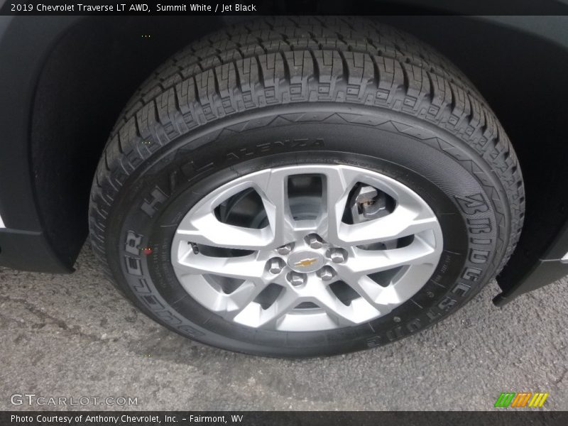 Summit White / Jet Black 2019 Chevrolet Traverse LT AWD
