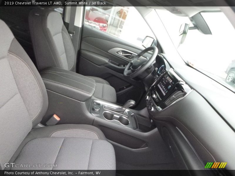 Summit White / Jet Black 2019 Chevrolet Traverse LT AWD