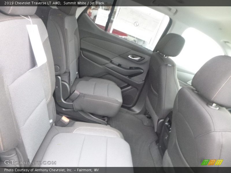Summit White / Jet Black 2019 Chevrolet Traverse LT AWD