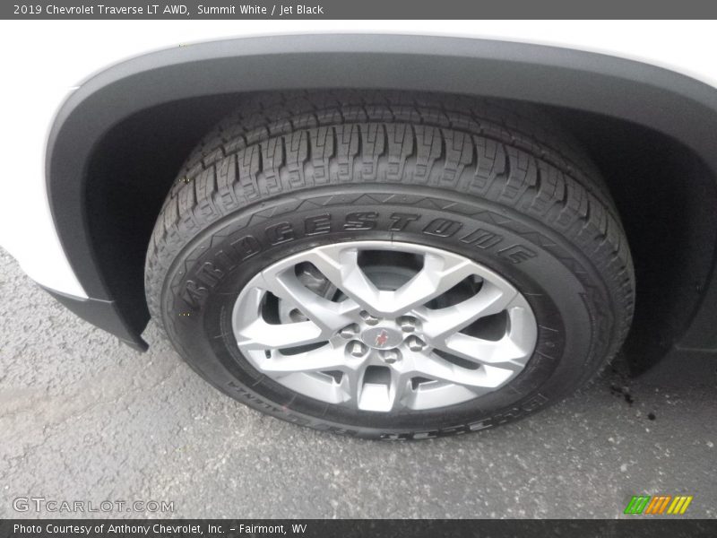 Summit White / Jet Black 2019 Chevrolet Traverse LT AWD
