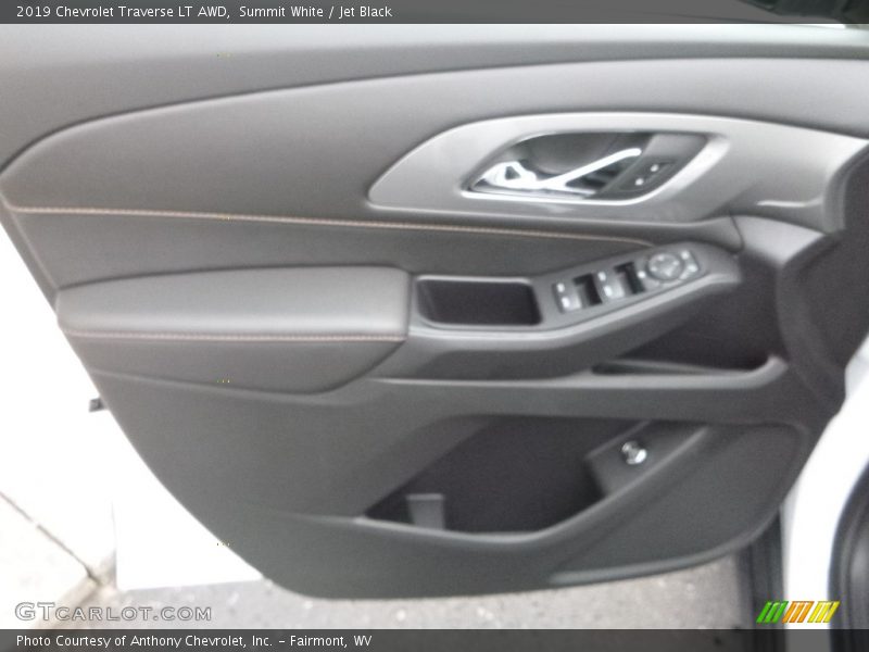 Summit White / Jet Black 2019 Chevrolet Traverse LT AWD
