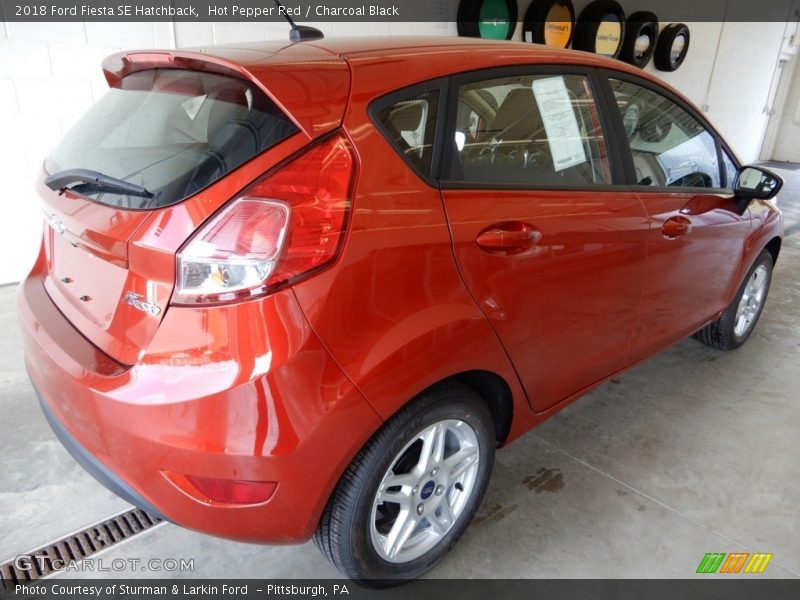 Hot Pepper Red / Charcoal Black 2018 Ford Fiesta SE Hatchback