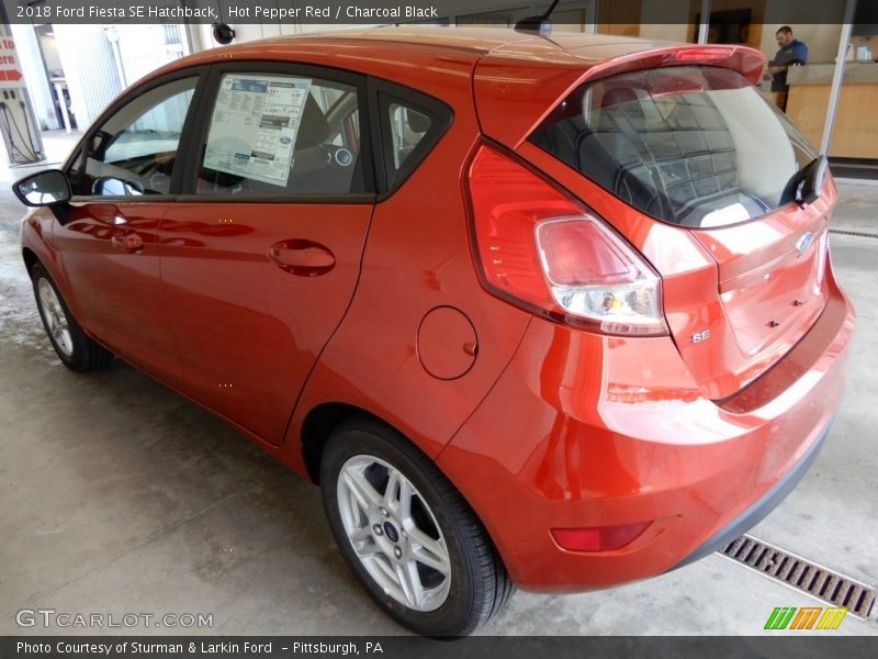 Hot Pepper Red / Charcoal Black 2018 Ford Fiesta SE Hatchback