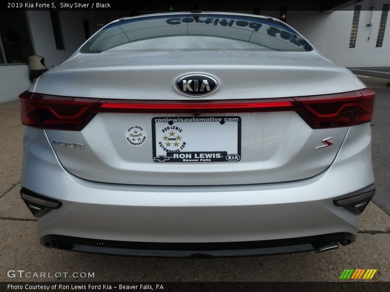 Silky Silver / Black 2019 Kia Forte S
