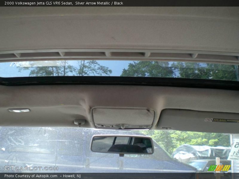 Silver Arrow Metallic / Black 2000 Volkswagen Jetta GLS VR6 Sedan