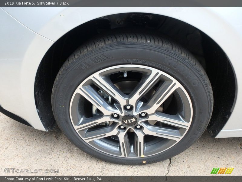 Silky Silver / Black 2019 Kia Forte S