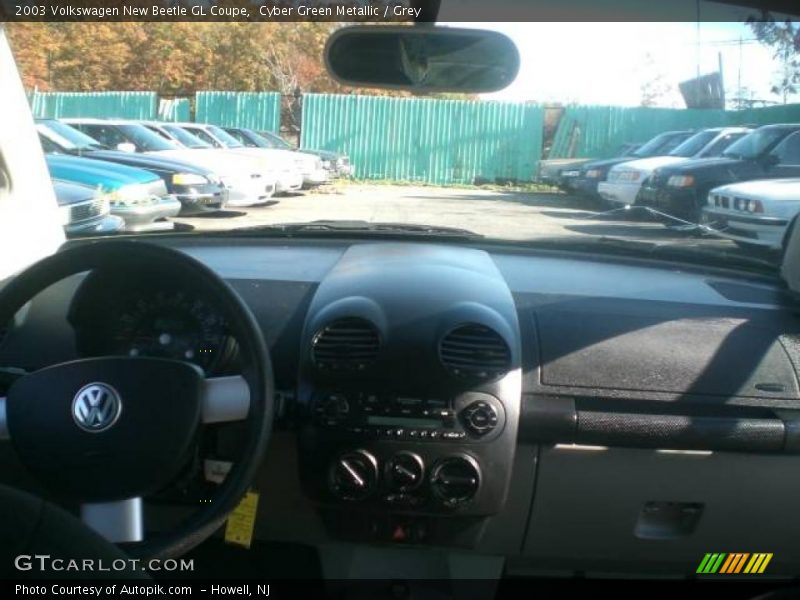 Cyber Green Metallic / Grey 2003 Volkswagen New Beetle GL Coupe