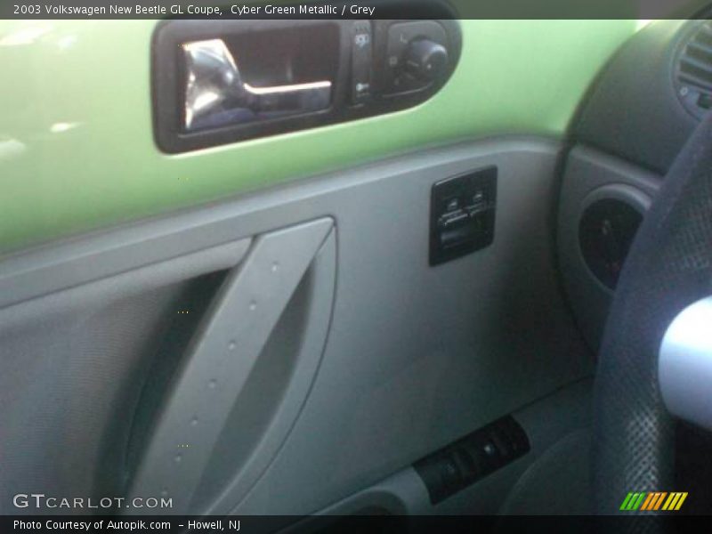 Cyber Green Metallic / Grey 2003 Volkswagen New Beetle GL Coupe