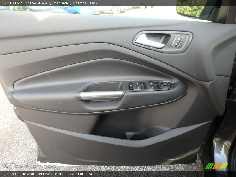 Magnetic / Charcoal Black 2018 Ford Escape SE 4WD