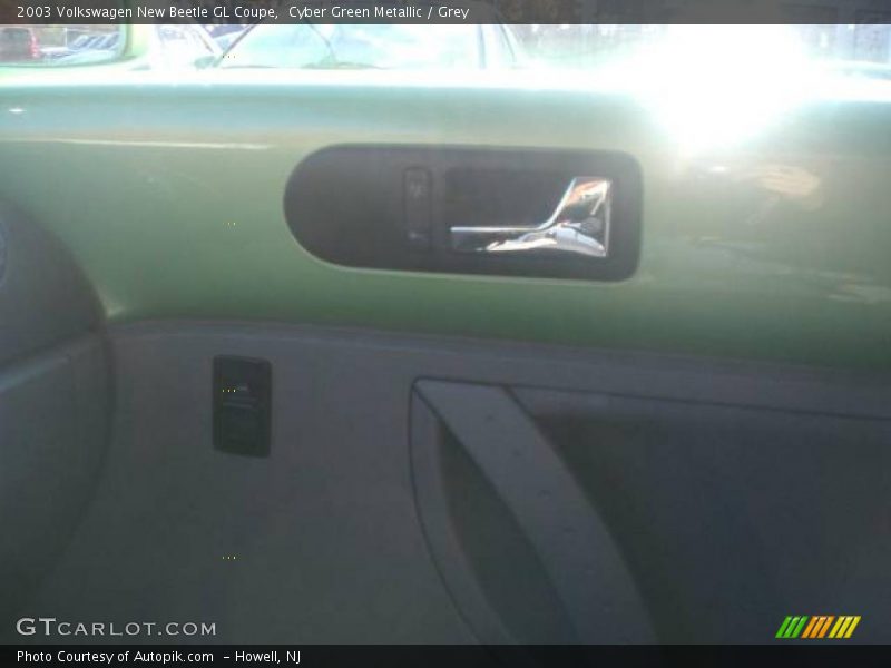 Cyber Green Metallic / Grey 2003 Volkswagen New Beetle GL Coupe