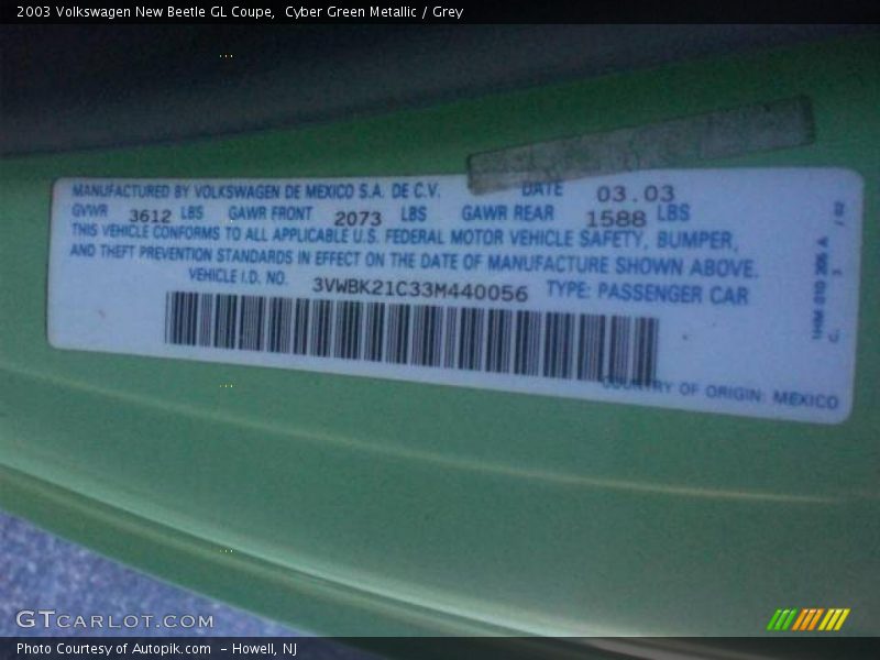 Cyber Green Metallic / Grey 2003 Volkswagen New Beetle GL Coupe