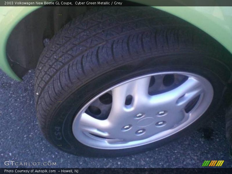 Cyber Green Metallic / Grey 2003 Volkswagen New Beetle GL Coupe