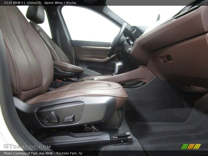 Alpine White / Mocha 2016 BMW X1 xDrive28i
