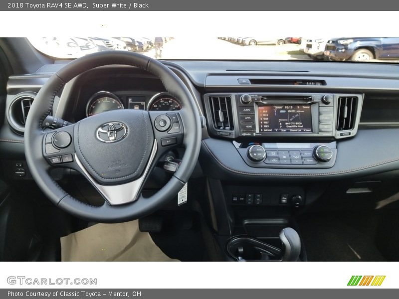 Super White / Black 2018 Toyota RAV4 SE AWD