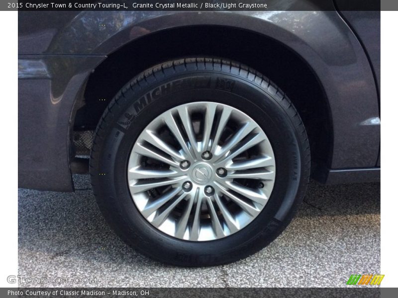 Granite Crystal Metallic / Black/Light Graystone 2015 Chrysler Town & Country Touring-L