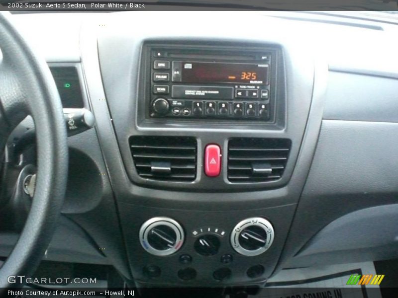 Polar White / Black 2002 Suzuki Aerio S Sedan