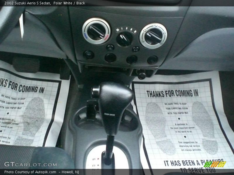 Polar White / Black 2002 Suzuki Aerio S Sedan