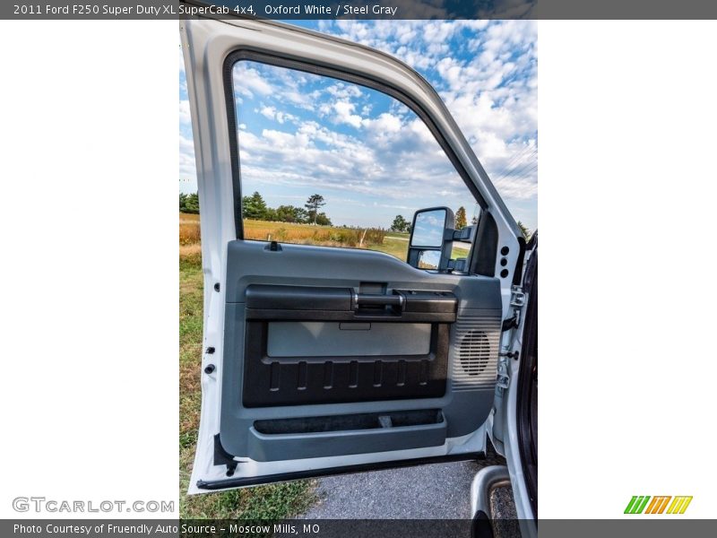 Oxford White / Steel Gray 2011 Ford F250 Super Duty XL SuperCab 4x4