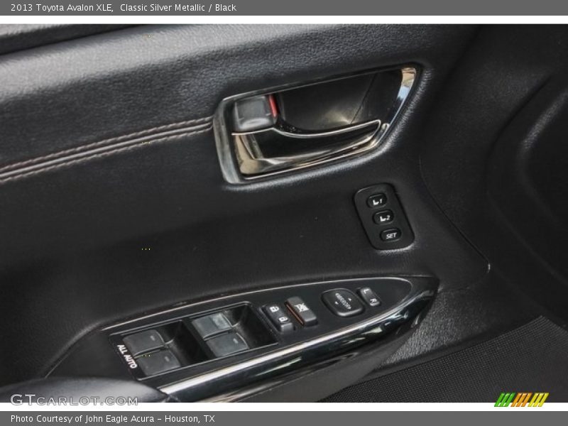 Classic Silver Metallic / Black 2013 Toyota Avalon XLE