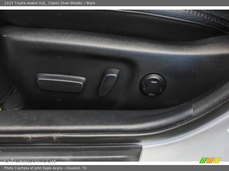 Classic Silver Metallic / Black 2013 Toyota Avalon XLE