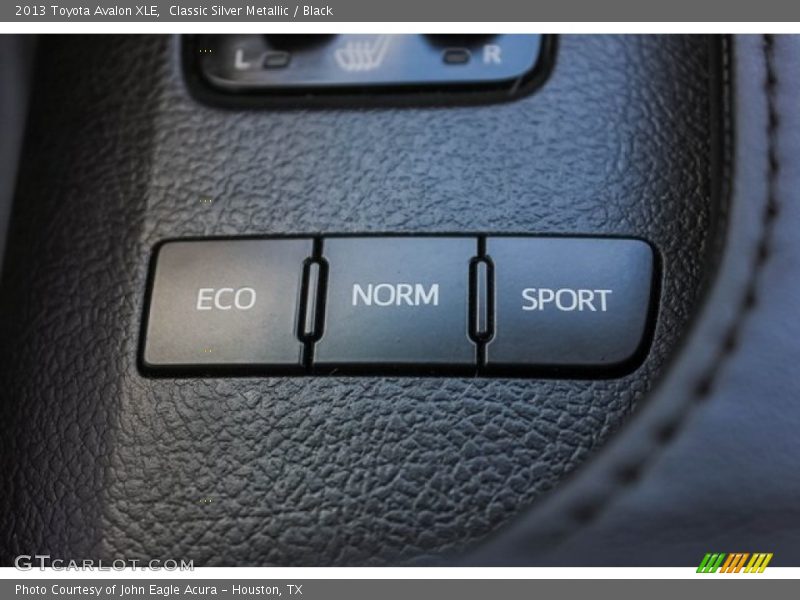 Classic Silver Metallic / Black 2013 Toyota Avalon XLE
