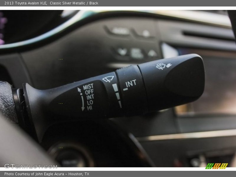 Classic Silver Metallic / Black 2013 Toyota Avalon XLE