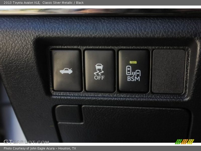 Classic Silver Metallic / Black 2013 Toyota Avalon XLE