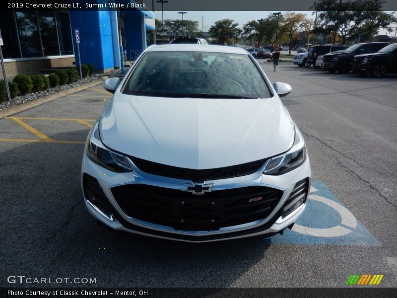 Summit White / Black 2019 Chevrolet Cruze LT