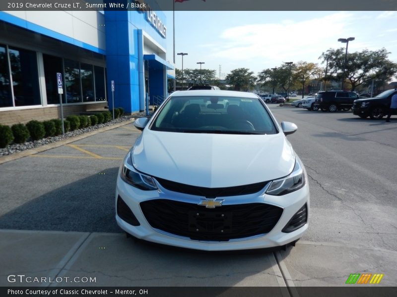 Summit White / Black 2019 Chevrolet Cruze LT