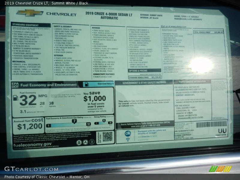 Summit White / Black 2019 Chevrolet Cruze LT