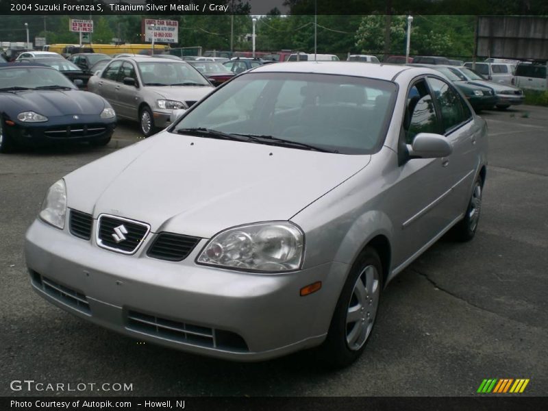 Titanium Silver Metallic / Gray 2004 Suzuki Forenza S