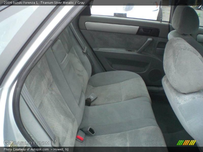 Titanium Silver Metallic / Gray 2004 Suzuki Forenza S
