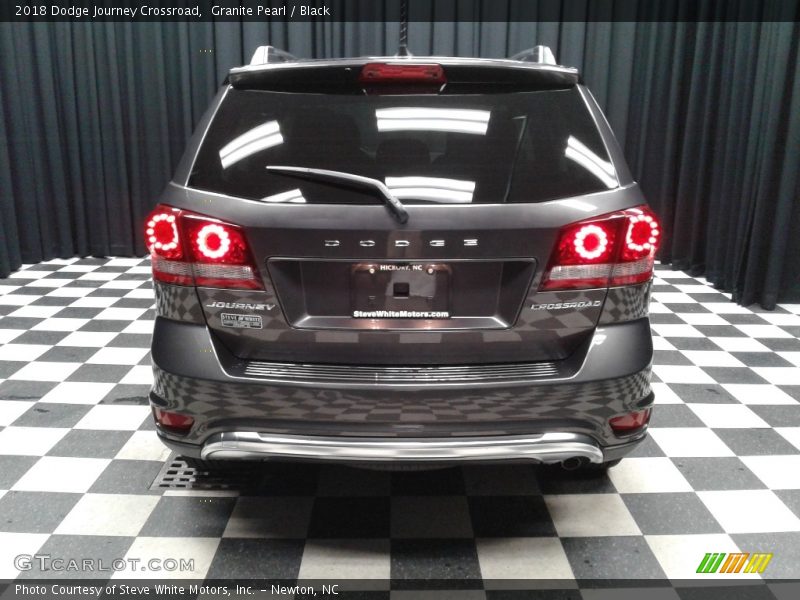 Granite Pearl / Black 2018 Dodge Journey Crossroad