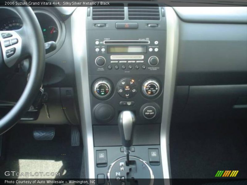 Silky Silver Metallic / Black 2006 Suzuki Grand Vitara 4x4