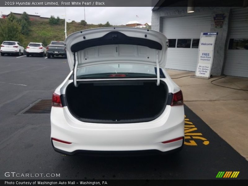 Frost White Pearl / Black 2019 Hyundai Accent Limited