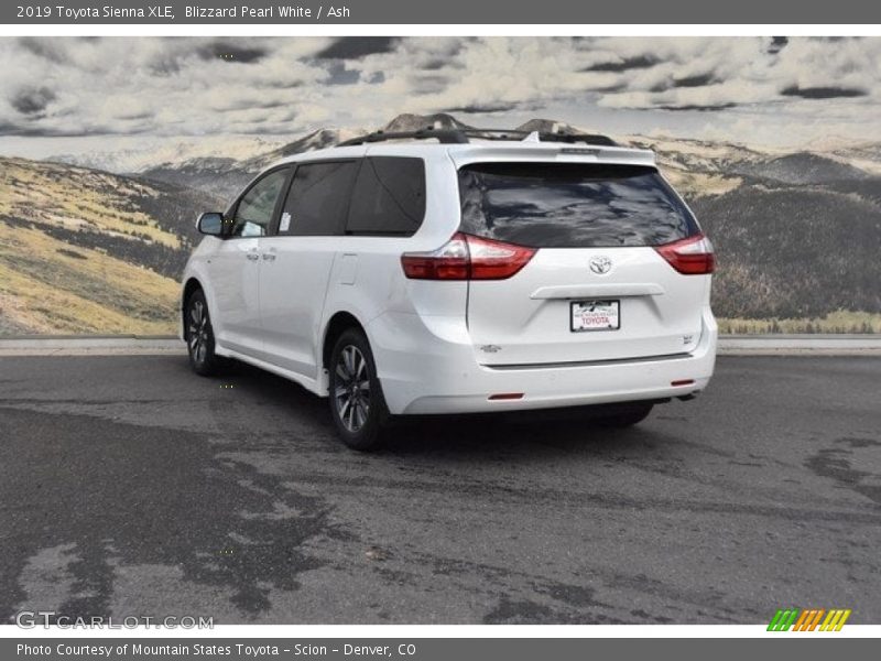 Blizzard Pearl White / Ash 2019 Toyota Sienna XLE