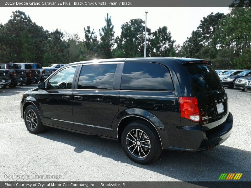 Black Onyx Crystal Pearl / Black 2019 Dodge Grand Caravan SE Plus