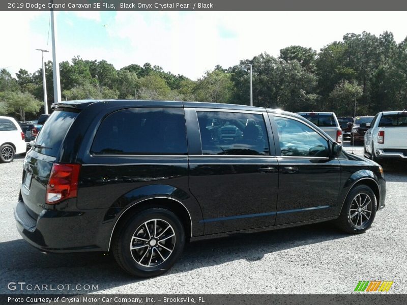 Black Onyx Crystal Pearl / Black 2019 Dodge Grand Caravan SE Plus