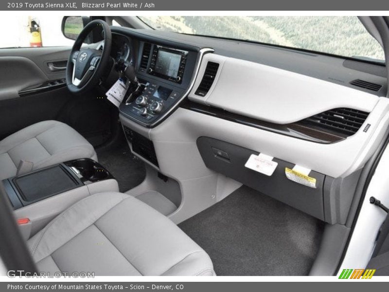 Blizzard Pearl White / Ash 2019 Toyota Sienna XLE