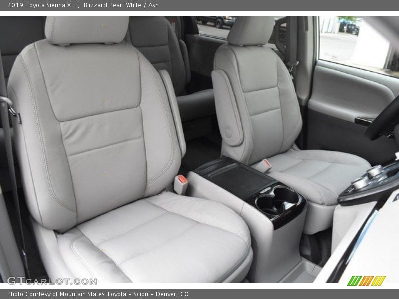 Blizzard Pearl White / Ash 2019 Toyota Sienna XLE