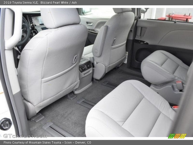 Blizzard Pearl White / Ash 2019 Toyota Sienna XLE