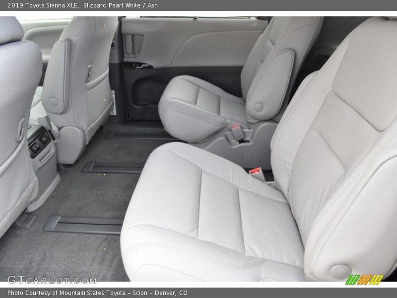 Blizzard Pearl White / Ash 2019 Toyota Sienna XLE