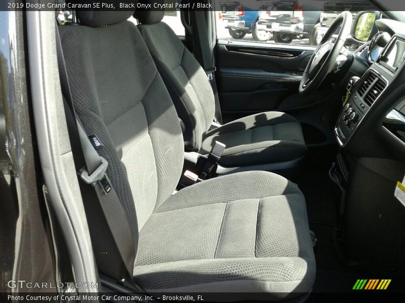 Black Onyx Crystal Pearl / Black 2019 Dodge Grand Caravan SE Plus