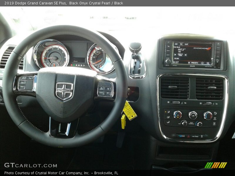 Black Onyx Crystal Pearl / Black 2019 Dodge Grand Caravan SE Plus