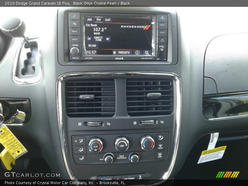 Black Onyx Crystal Pearl / Black 2019 Dodge Grand Caravan SE Plus