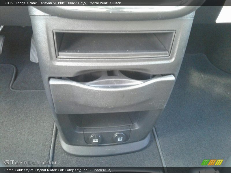 Black Onyx Crystal Pearl / Black 2019 Dodge Grand Caravan SE Plus