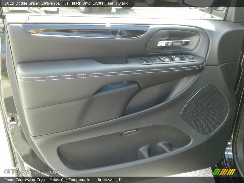 Black Onyx Crystal Pearl / Black 2019 Dodge Grand Caravan SE Plus