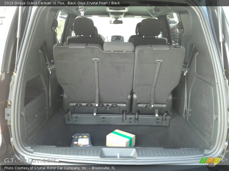 Black Onyx Crystal Pearl / Black 2019 Dodge Grand Caravan SE Plus