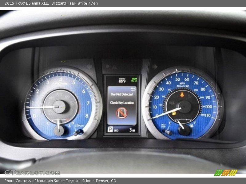 Blizzard Pearl White / Ash 2019 Toyota Sienna XLE